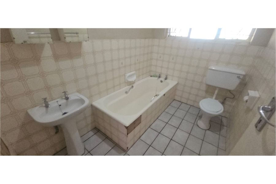 To Let 3 Bedroom Property for Rent in Riviera Northern Cape